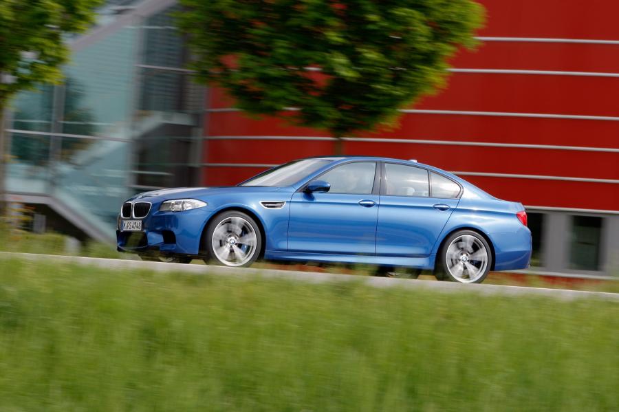  BMW M5 2012 года  (фото 41 из 319)